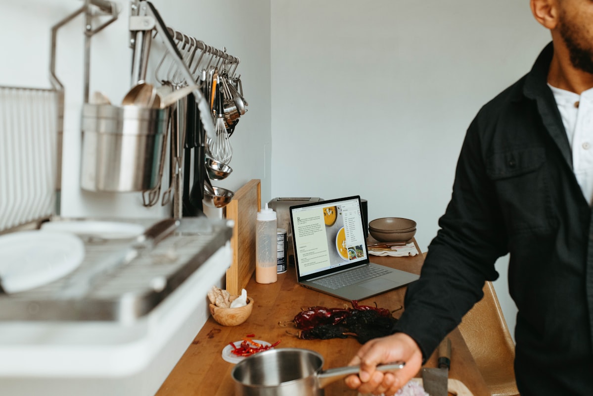 Salad sayuran segar dengan protein tinggi